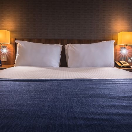Holiday Inn Express Preston South By Ihg Exterior photo