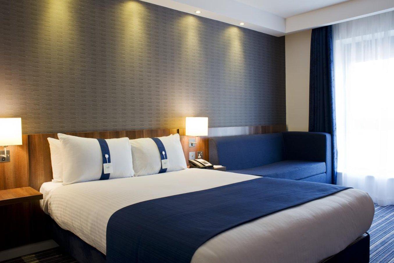 Holiday Inn Express Preston South By Ihg Exterior photo
