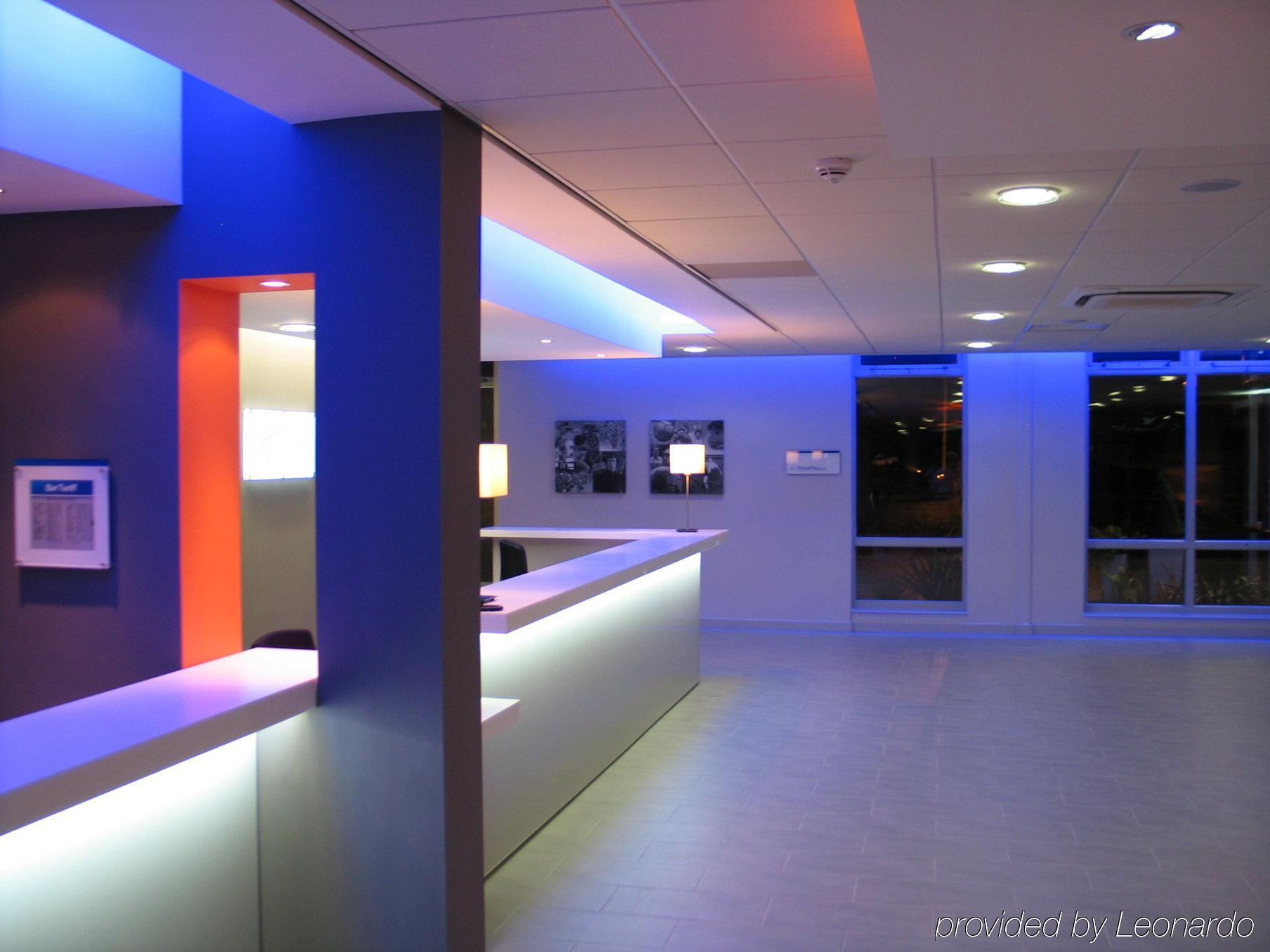 Holiday Inn Express Preston South By Ihg Exterior photo
